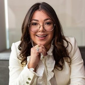 Meet your Posher, Camila